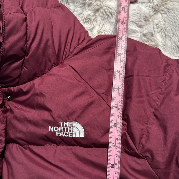 North Face puffer with hood - Picture 12 of 12